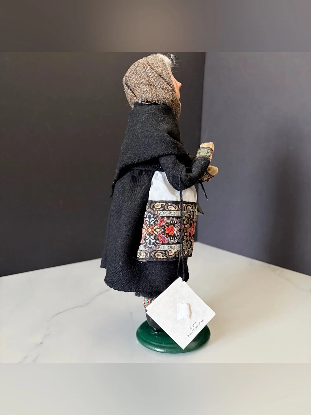 Baboushka Caroler by Byers' Choice
